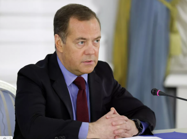 Медведев: алайҳи Русия ҷанги иқтисодӣ идома дорад