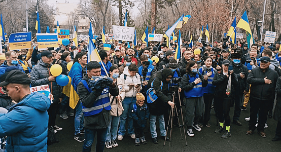 В Казахстане украинскую беженку депортируют после 10 суток ареста за репост о митинге