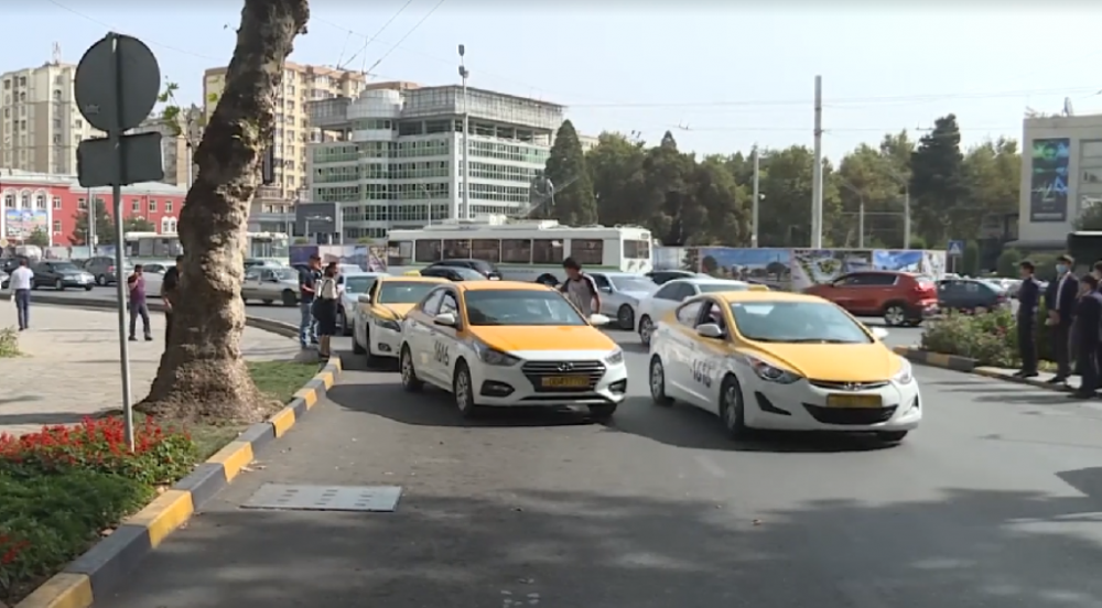 Панҷ мушкили хидматрасонии таксиҳо дар Душанбе