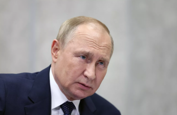 Путин: Ғарб кӯшиш дорад дар кишварҳои ҳамсуд қатлу куштор роҳандозӣ кунад