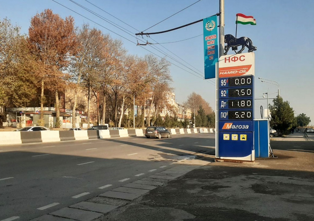 Сӯзишвории автомобилӣ дар Душанбе ба таври назаррас арзон шуд