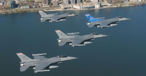РОЗИГИИ АМРИКО БАРОИ ИНТИҚОЛИ ҲАВОПАЙМОҲОИ ҶАНГИИ F-16 БА УКРАИНА